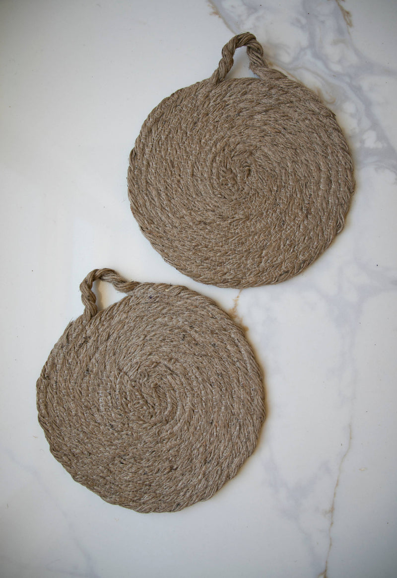 Round Woven Natural Trivets with Handle - Stone Hollow Farmstead