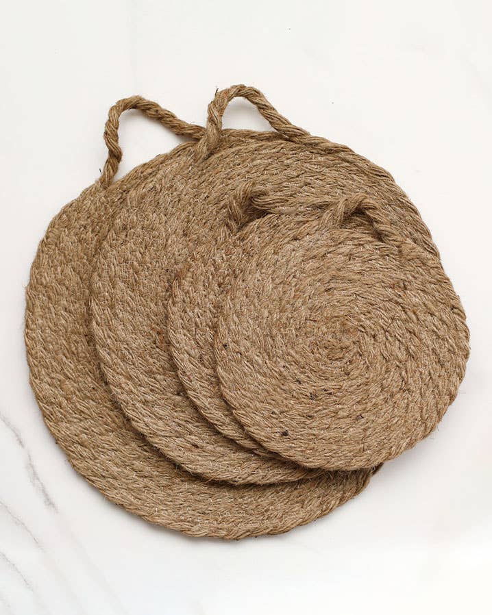 Round Woven Natural Trivets with Handle - Stone Hollow Farmstead